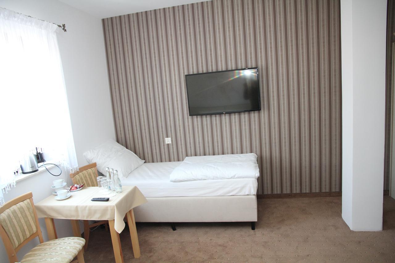 Gosciniec Pod Mlynem Hotel Inowroclaw Ngoại thất bức ảnh